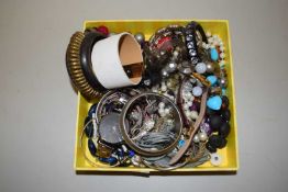 Box of assorted costume jewellery