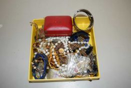 Tray of assorted costume jewellery