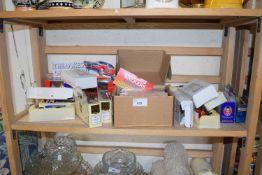Mixed Lot: Various boxed toy vehicles