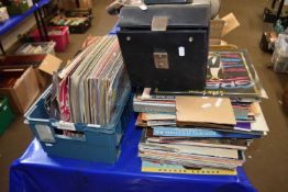 Large Mixed Lot: Various LP's and singles