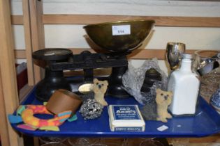 Mixed Lot: Vintage scales and other assorted items