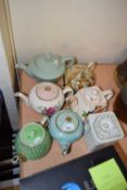 Mixed Lot: Various teapots