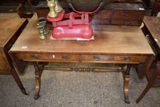 A Georgian style mahogany sofa table