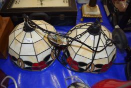 Pair of Tiffany style pendant ceiling light fittings