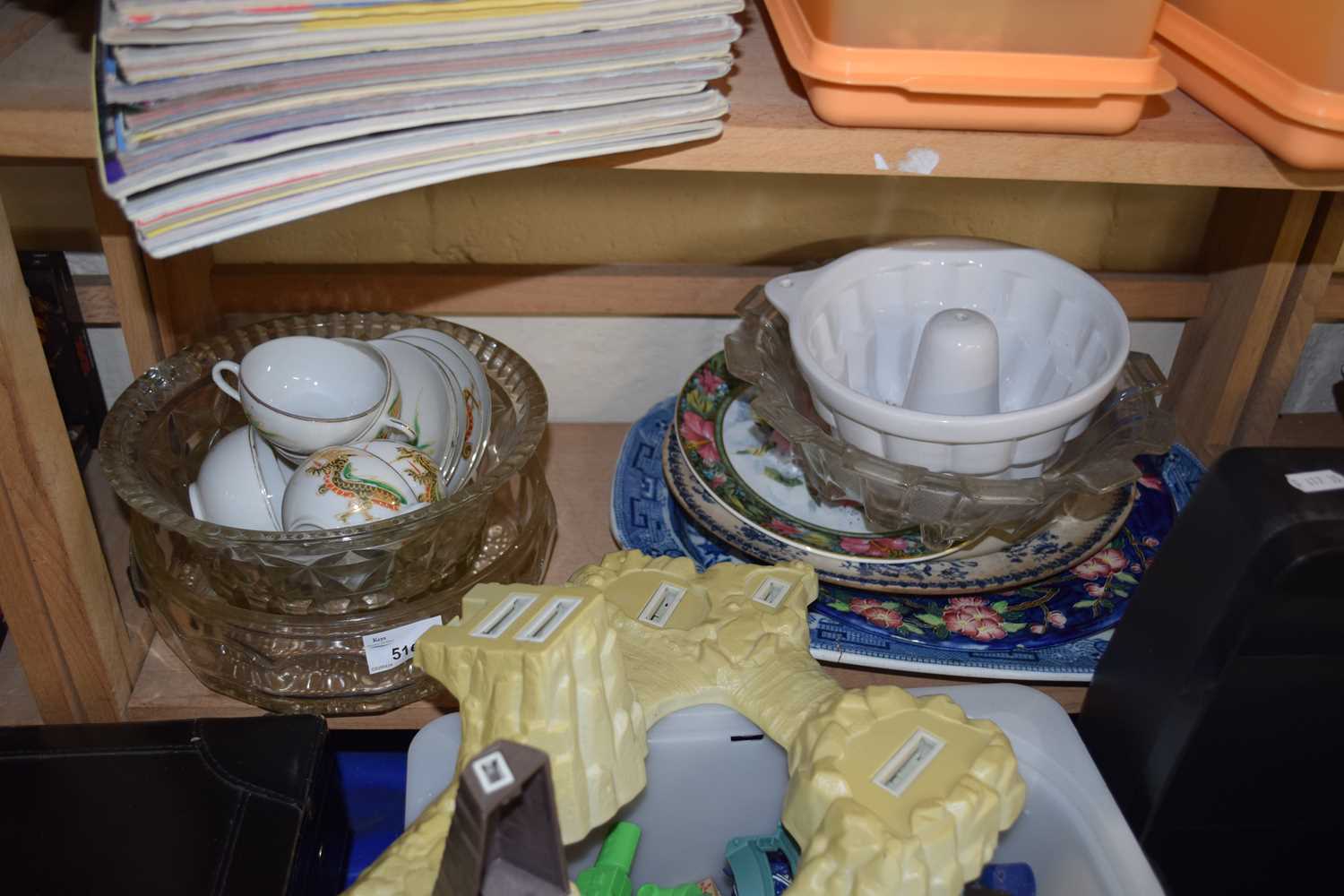 Mixed Lot: Various tea wares glass bowls, Willow pattern meat plate etc