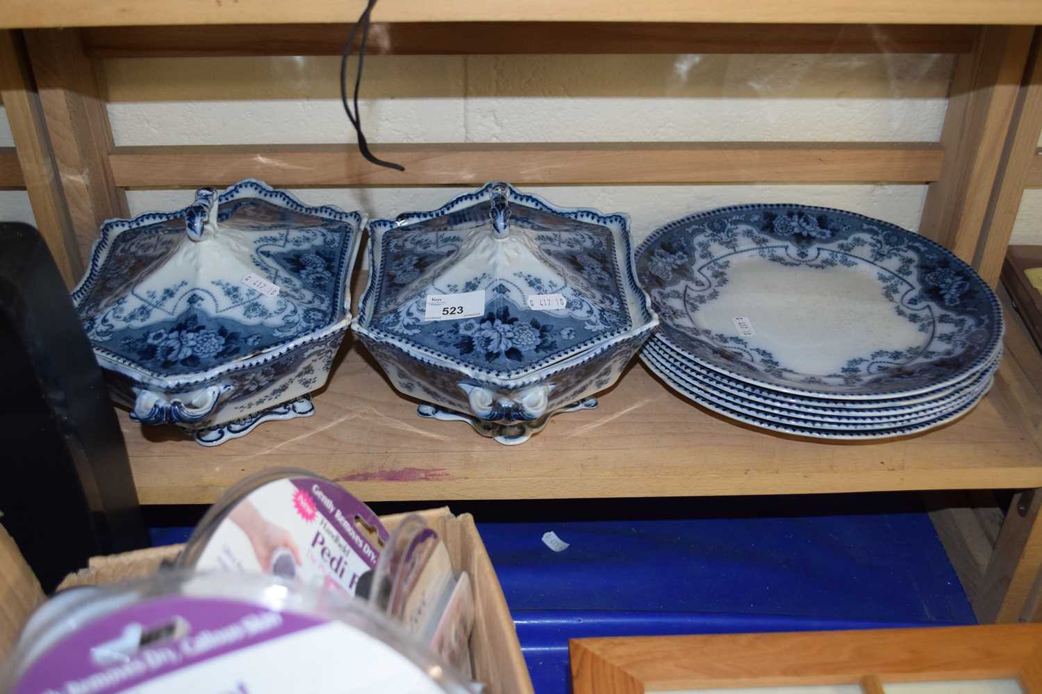 Quantity of Argyll blue and white table wares