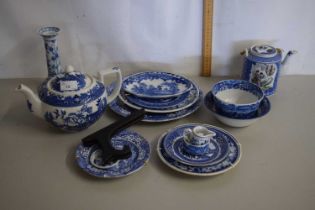Quantity of china wares, all with blue and white decoration, late 19th/20th Century