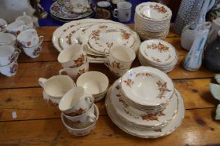 Quantity of Royal Doulton ceramics in the Wilton pattern