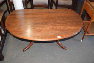 Oval coffee table