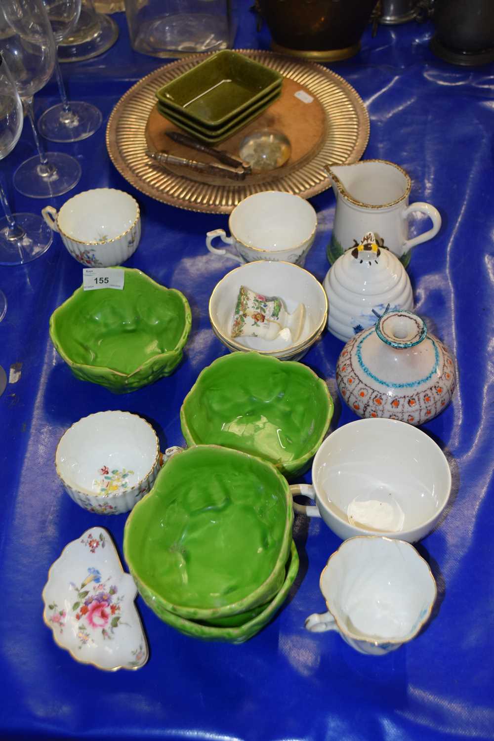 Mixed Lot: Various ceramics, silver plated bread board and other items