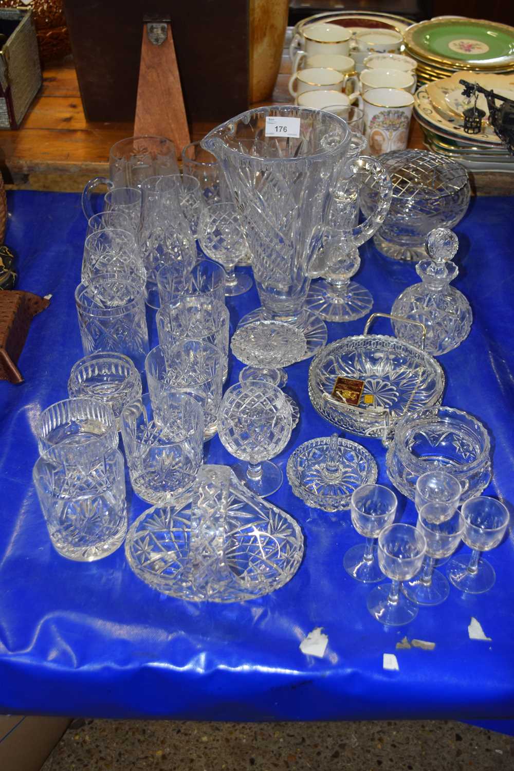 Mixed Lot: Various 20th Century cut clear glass drinking glasses, jugs, rose bowl, candlesticks etc