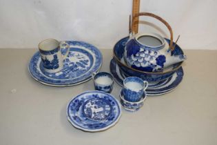 Mixed Lot: Various blue and white ceramics to include a range of transfer printed plates, kettle
