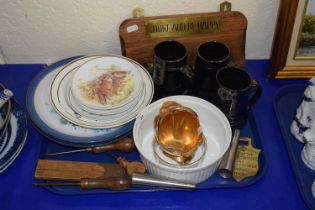 Mixed Lot: Tray of various mixed items to include pipe rack, black glazed tankard, horse brass,