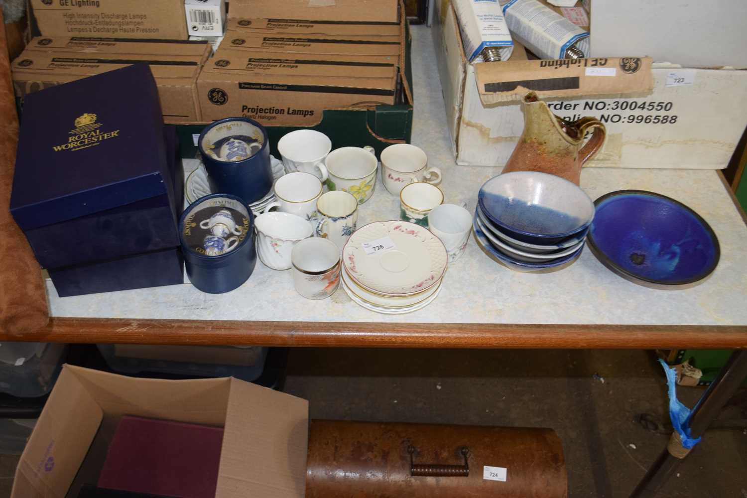 Quantity of assorted tea, coffee wares, Royal Worcester and Studio Pottery