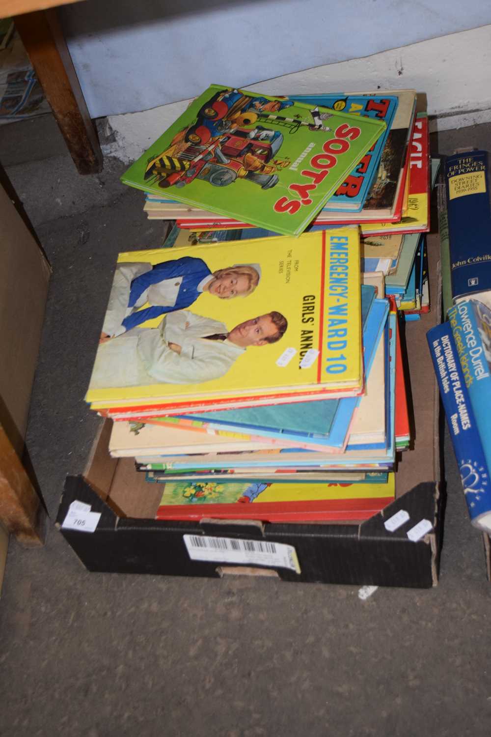 Quantity of children's books and annuals