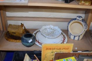 Mixed Lot: Ceramics to include a Royal Doulton Holly Ribbons cake plate, onion store and other