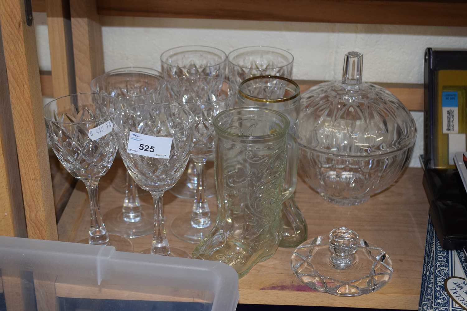 Quantity of assorted glass ware