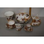 Quantity of Royal Crown Derby Olde Avesbury table wares