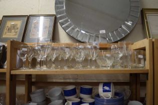Mixed Lot: Various clear drinking glasses