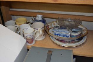 Mixed Lot: Various royalty ceramics and other items