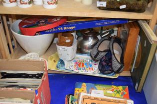 Mixed Lot: Teapot, various kitchen wares, house clearance sundries etc