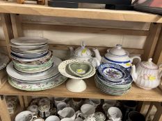 Mixed Lot: Assorted tea wares and other items