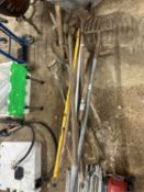 Mixed lot of various garden hand tools