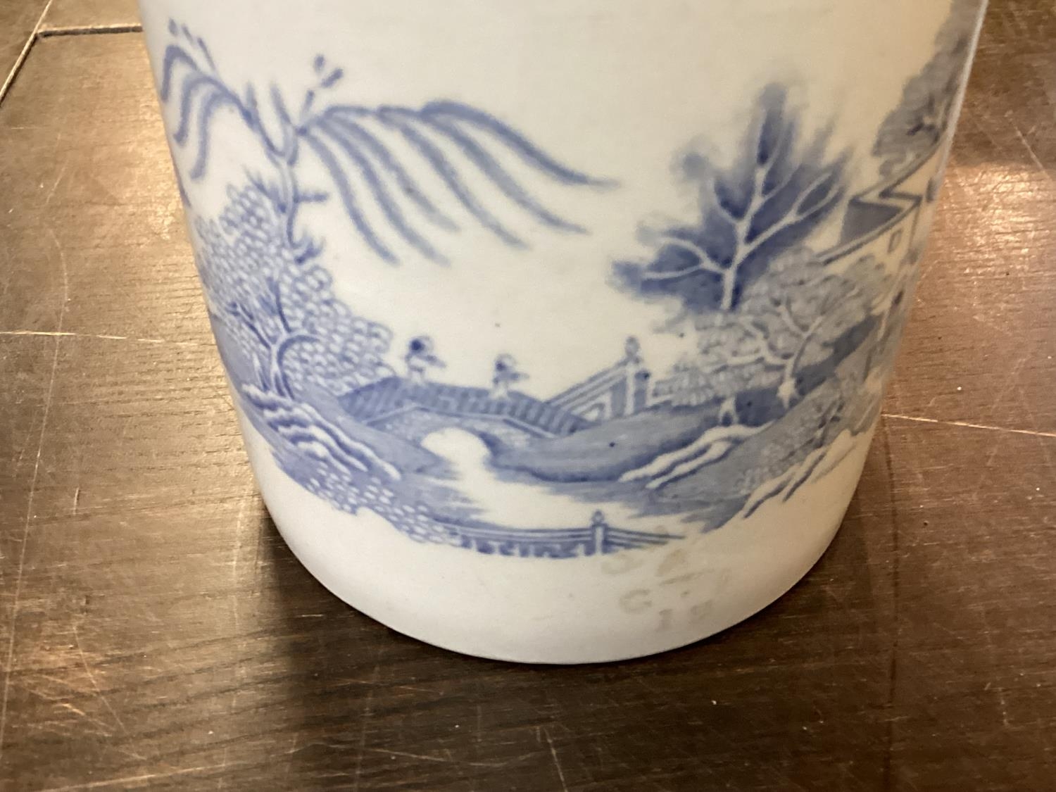 A large collection of blue and white cider mugs, late 18th century to early 20th century, various - Image 8 of 17