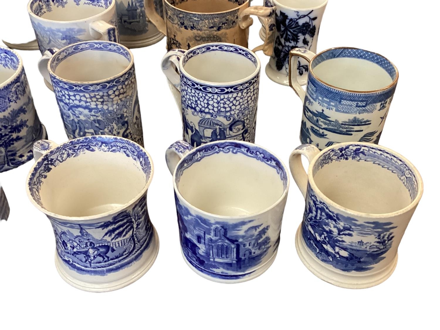 A large collection of blue and white cider mugs, late 18th century to early 20th century, various - Image 15 of 17