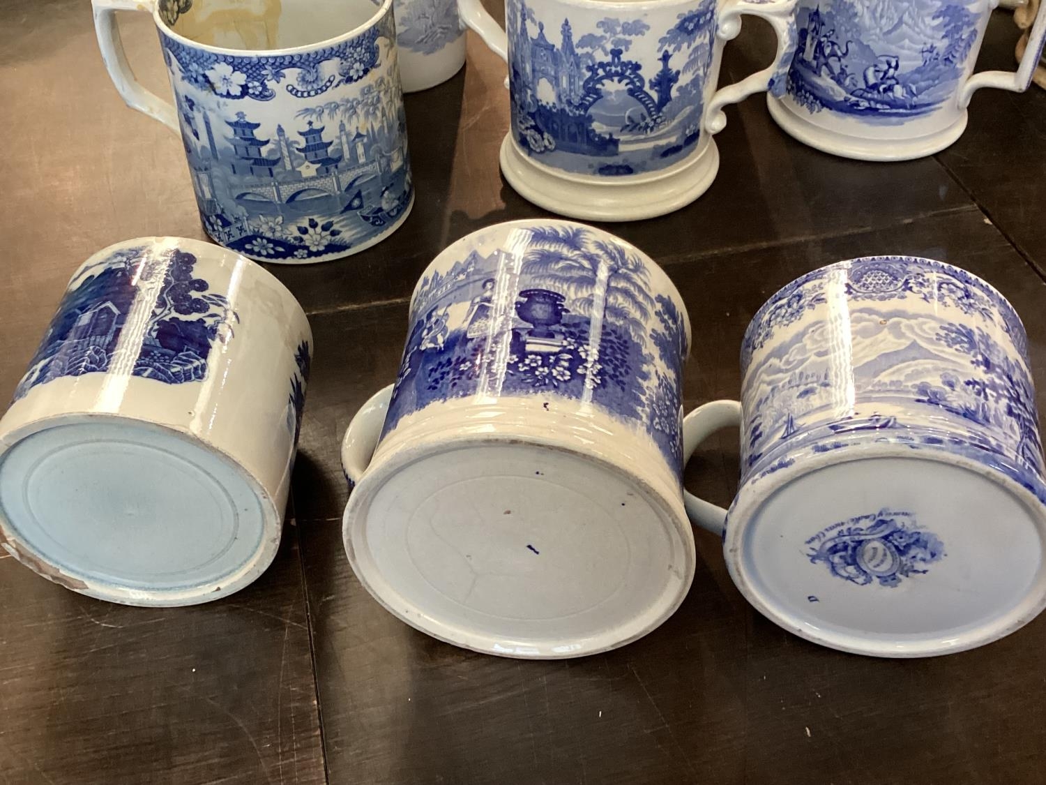 A large collection of blue and white cider mugs, late 18th century to early 20th century, various - Image 5 of 17