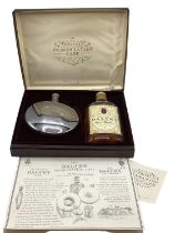A Grants of Dalvey presentation of Single malt whiskey and flask. 10 year single malt 35cl with