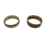 2 9ct gold wedding bands, 1.5g, size M and size L