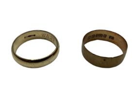 2 9ct gold wedding bands, 1.5g, size M and size L