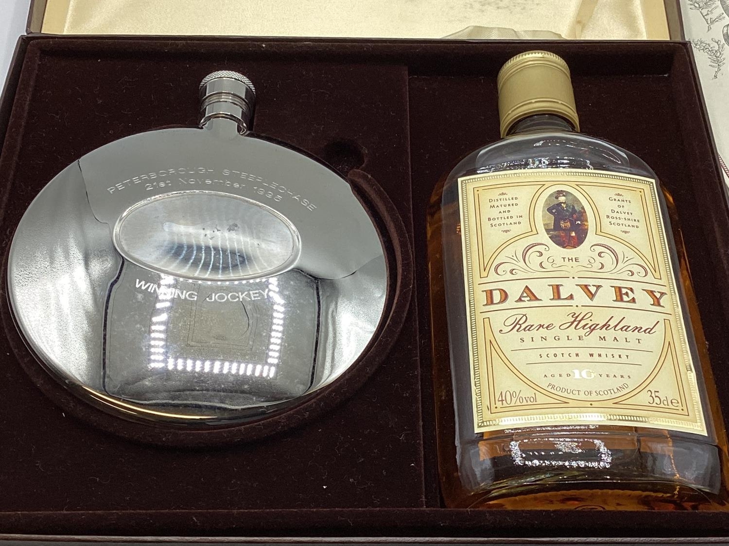 A Grants of Dalvey presentation of Single malt whiskey and flask. 10 year single malt 35cl with - Image 3 of 9