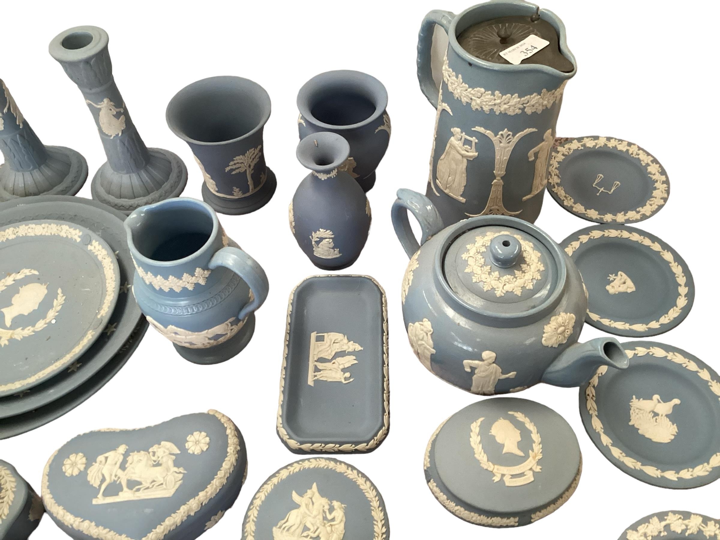A collection of Wedgwood jasperware items some with damage see pictures. - Image 8 of 8