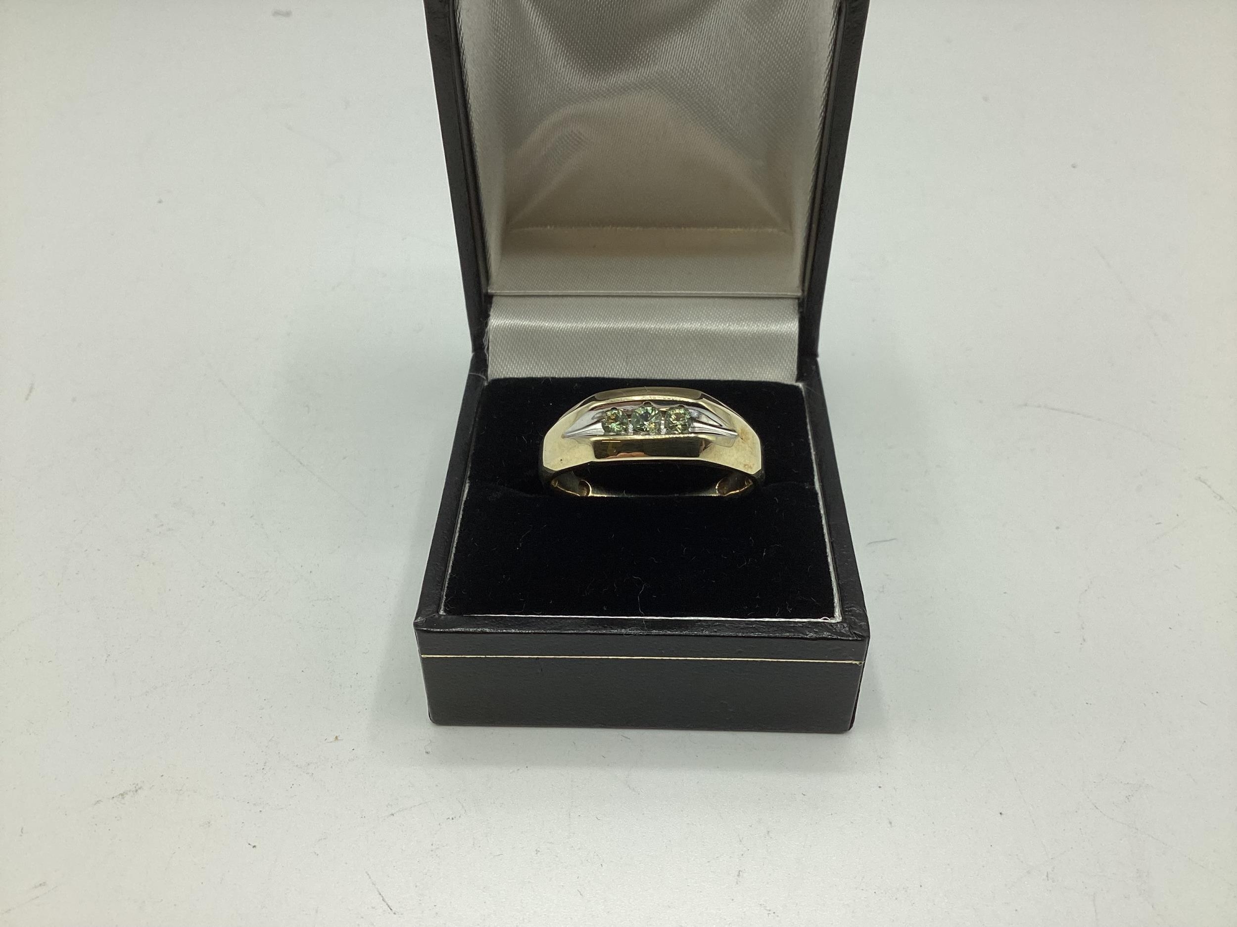 A Large 9ct gold ring with 3 stones, size V/W, total weight 5.3grams - Image 6 of 6