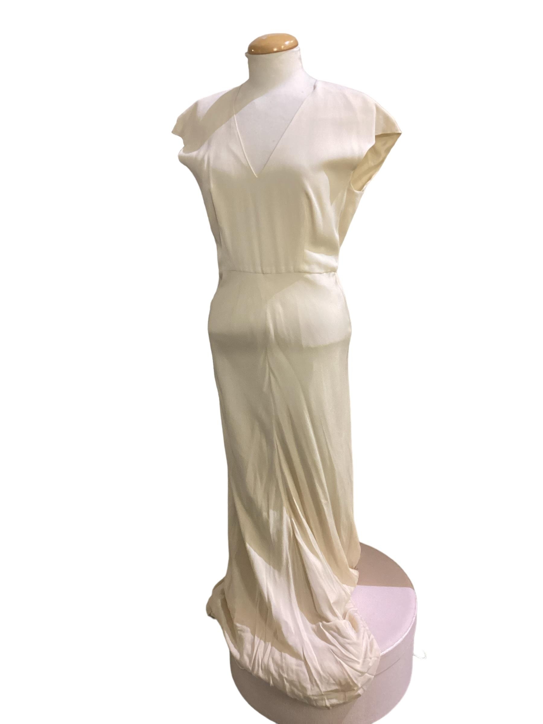 Bruce Oldfield, silk cream suit, couture, cream silk full length dress, condition a mark see - Image 16 of 23