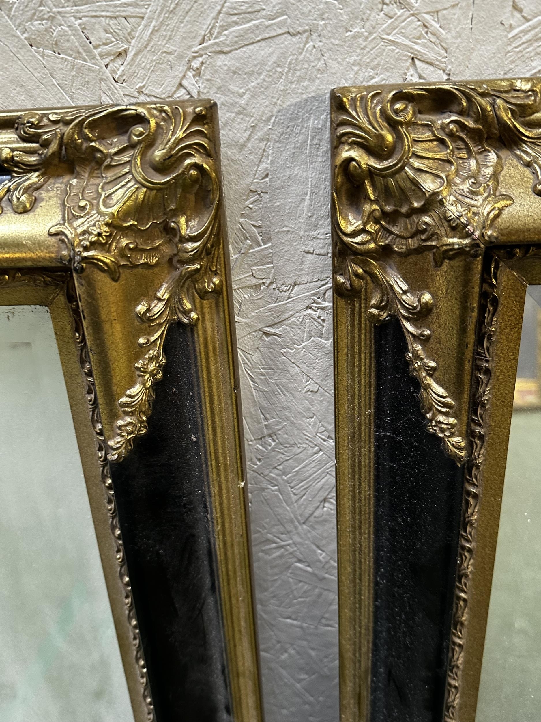 A pair of decorative wall mirrors, country house hotel clearance, all functional and with little - Image 7 of 7