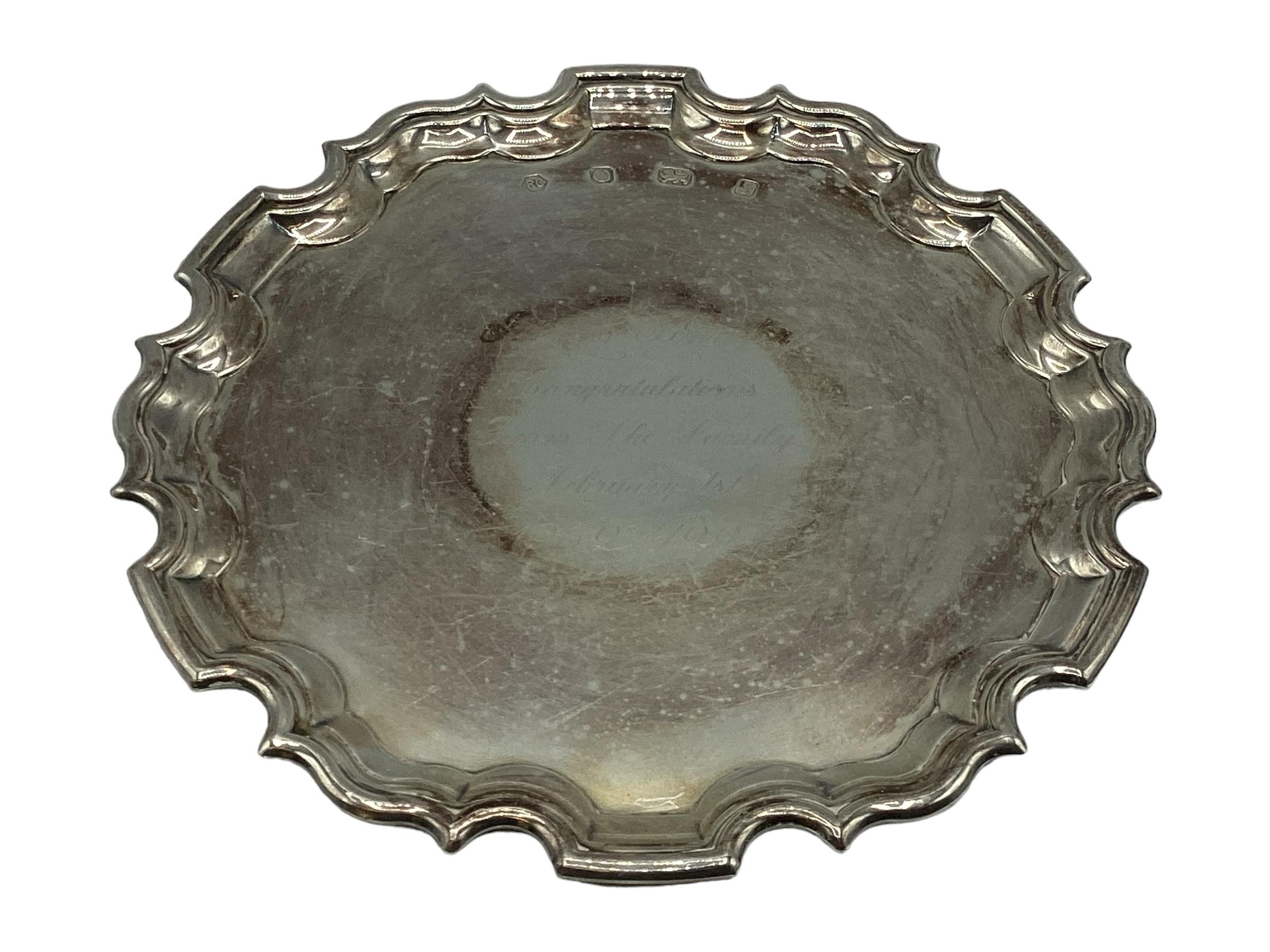 A sterling silver card tray with scalloped edge by Carr's of Sheffield, 1992. Approx 10ozt, - Image 5 of 5