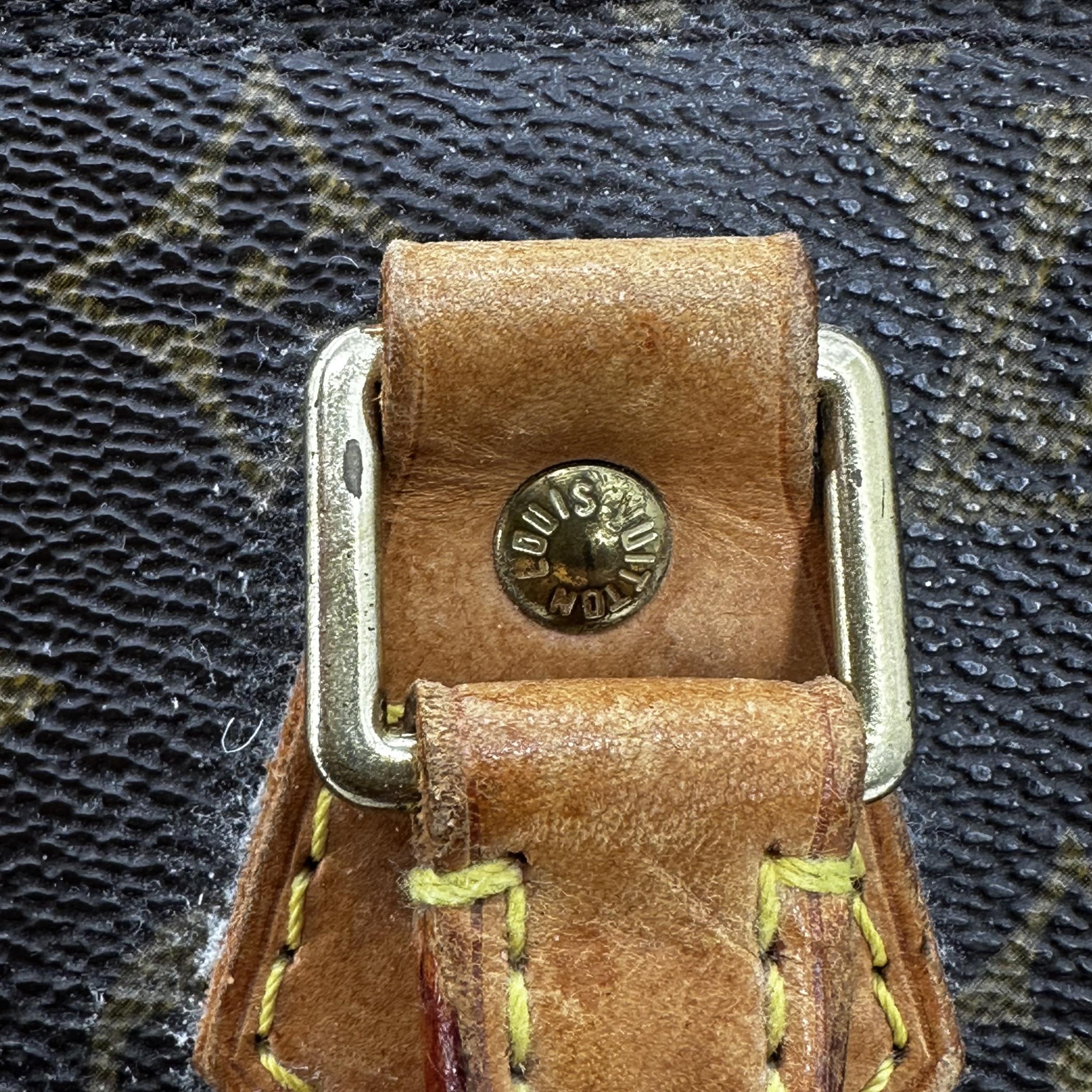 LOUIS VUITTON handbag, condition - used condition, all over wear and staining to leather and wear to - Image 3 of 15