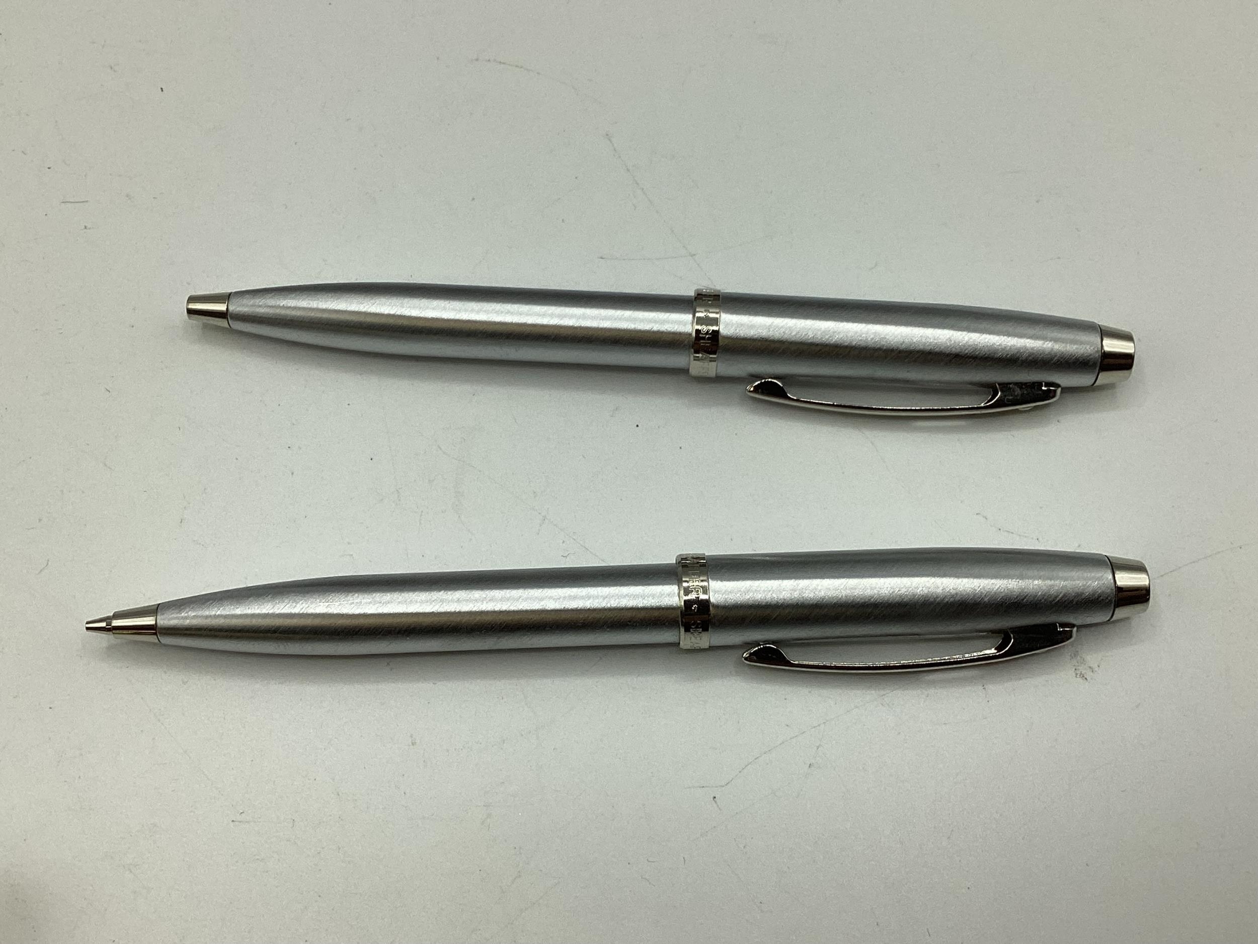 A cased pair of Sheaffer pen set and unusual pen shaped magnifying glass - Image 4 of 4