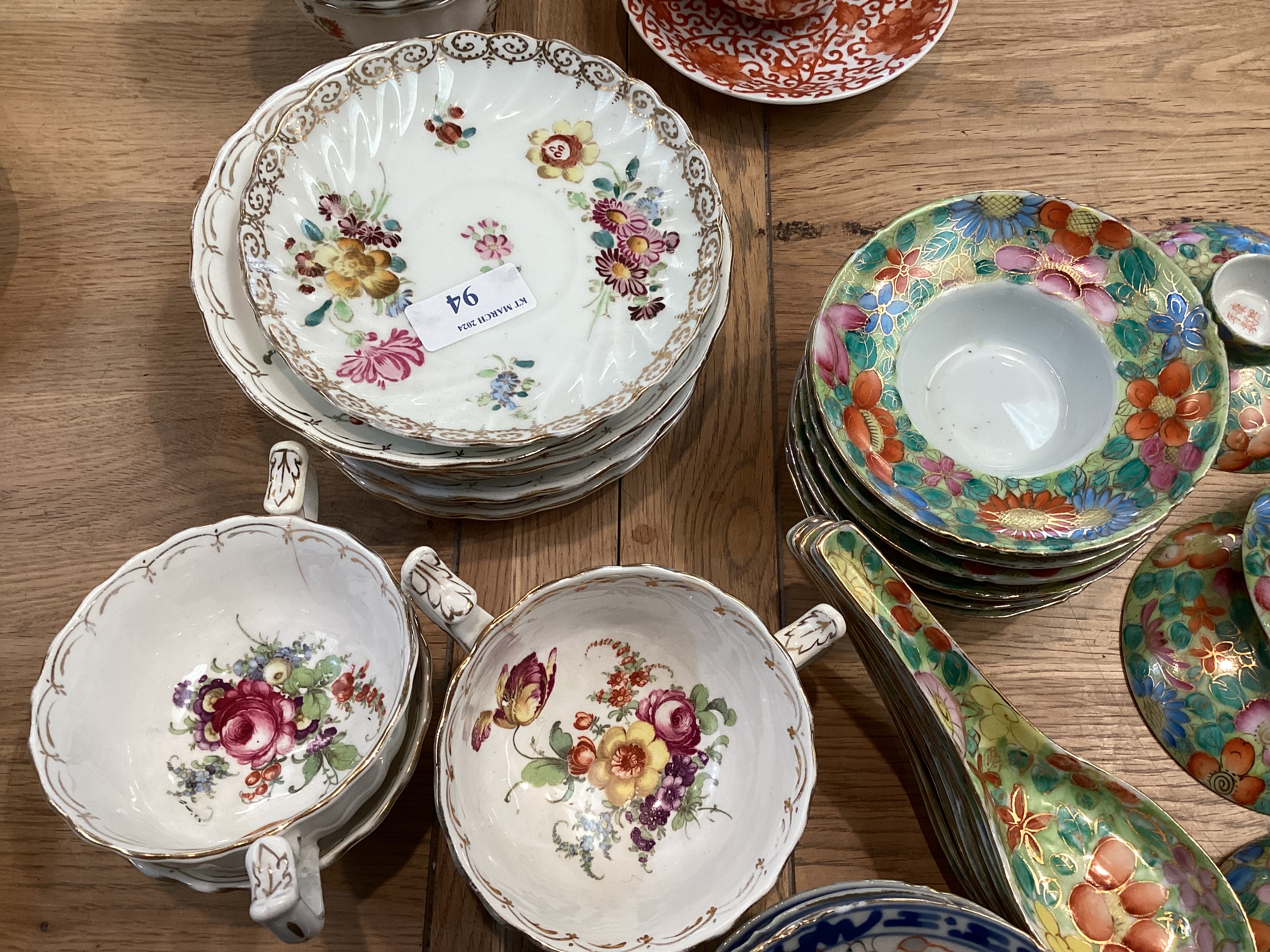 A quantity of modern oriental blue and white and other china to include tea bowls, spoons etc, and - Image 12 of 15