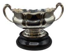 A large Sterling silver trophy cup. Awarded by The Royal Agricultural Society England. 'The