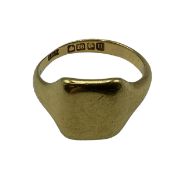 An 18ct gold gentleman's signet ring, vacant cartouche. Size R. 9.00g.