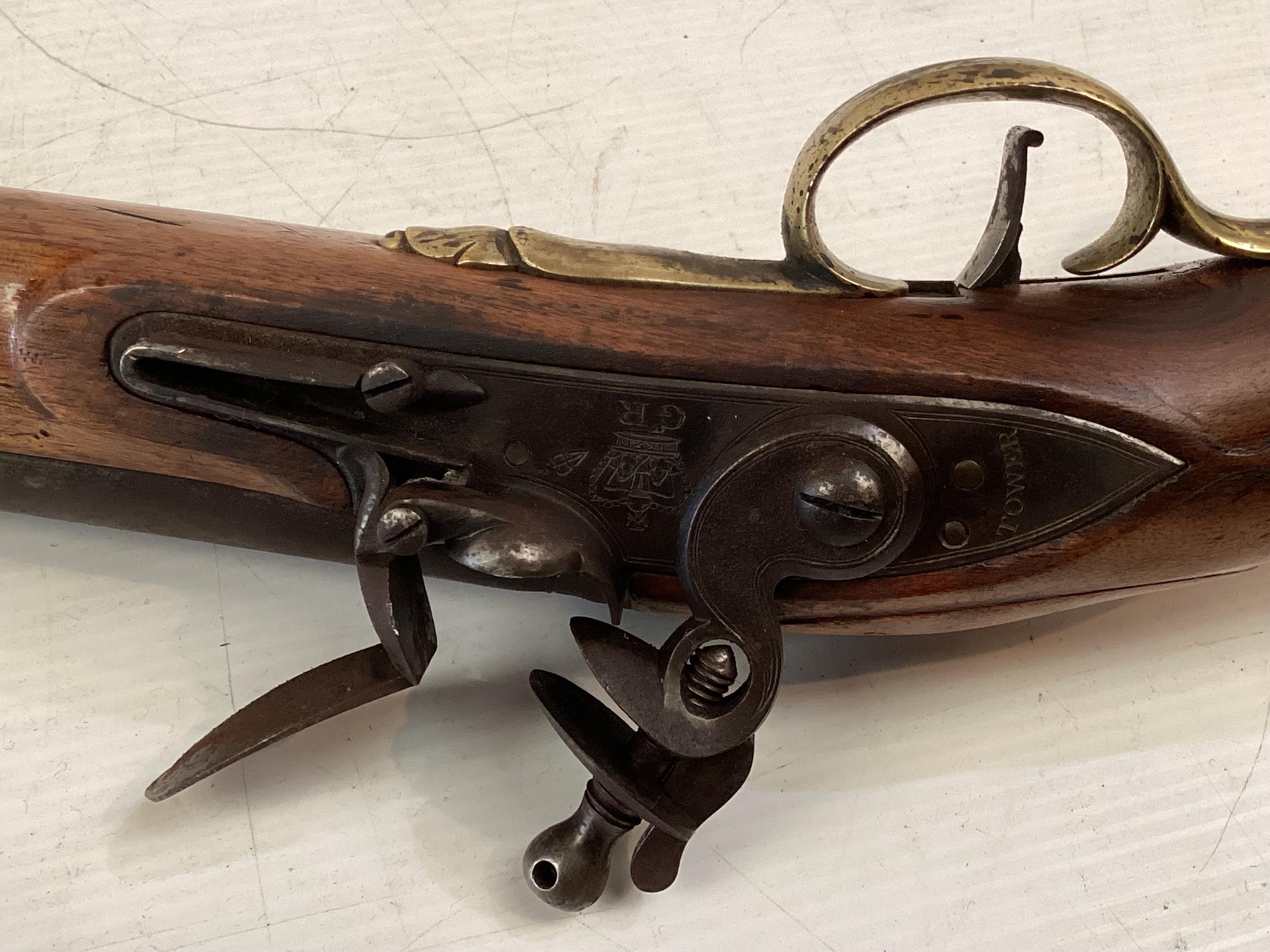 A flintlock pistol Stamped 'Tower' GR Cypher with Crown and broad arrow stamp. Circa 1800. Tower L - Image 4 of 6