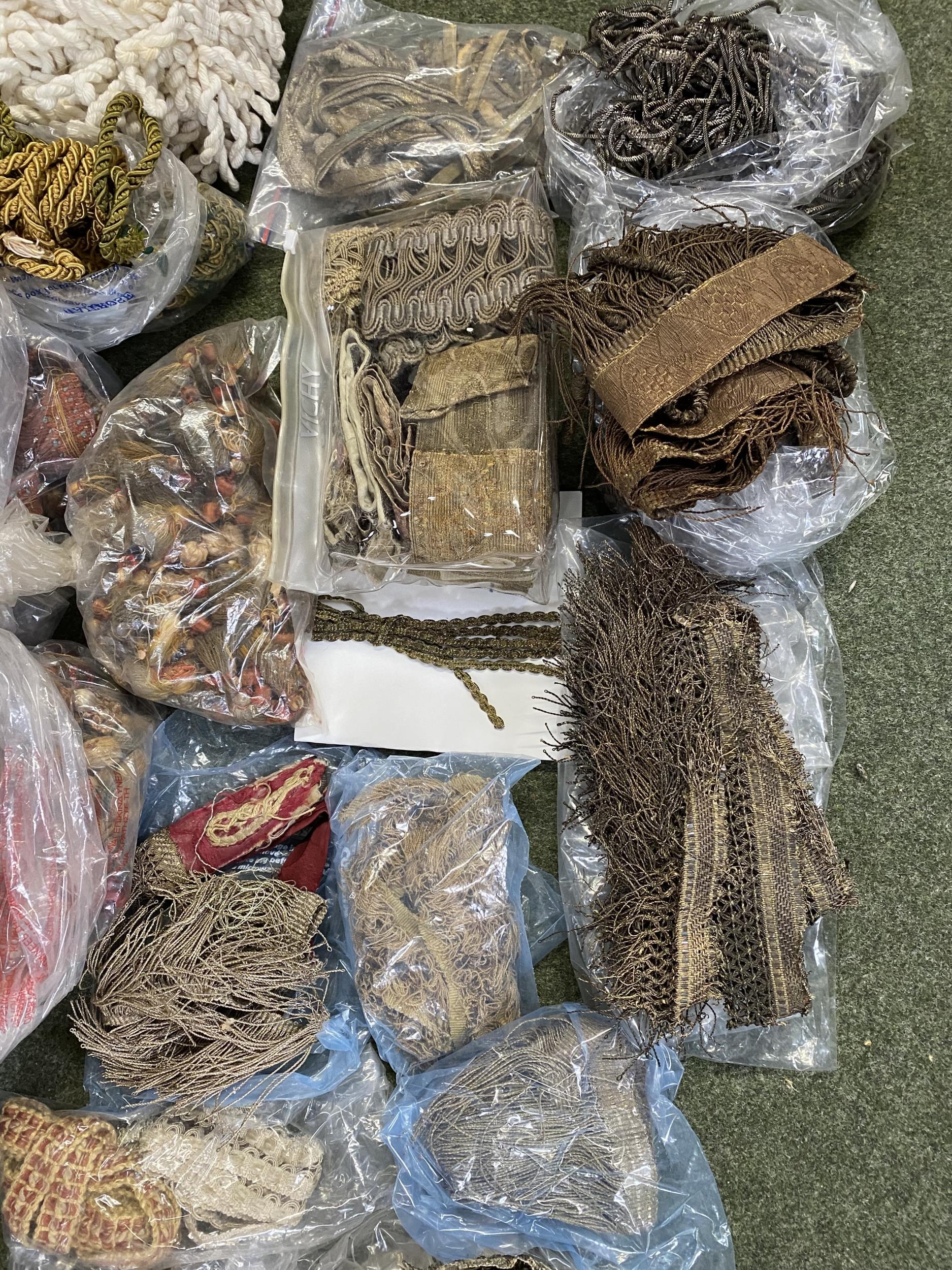 A quantity of haberdashery trimmings some of age; see all images; Provenance: Fawley Manor clearance - Image 5 of 6