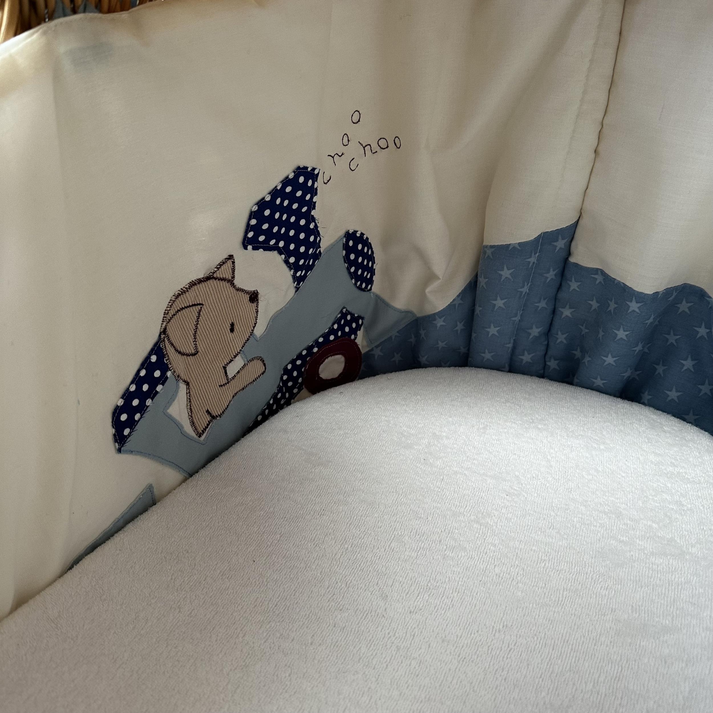 A moses basket, as new, with linen - Image 2 of 4