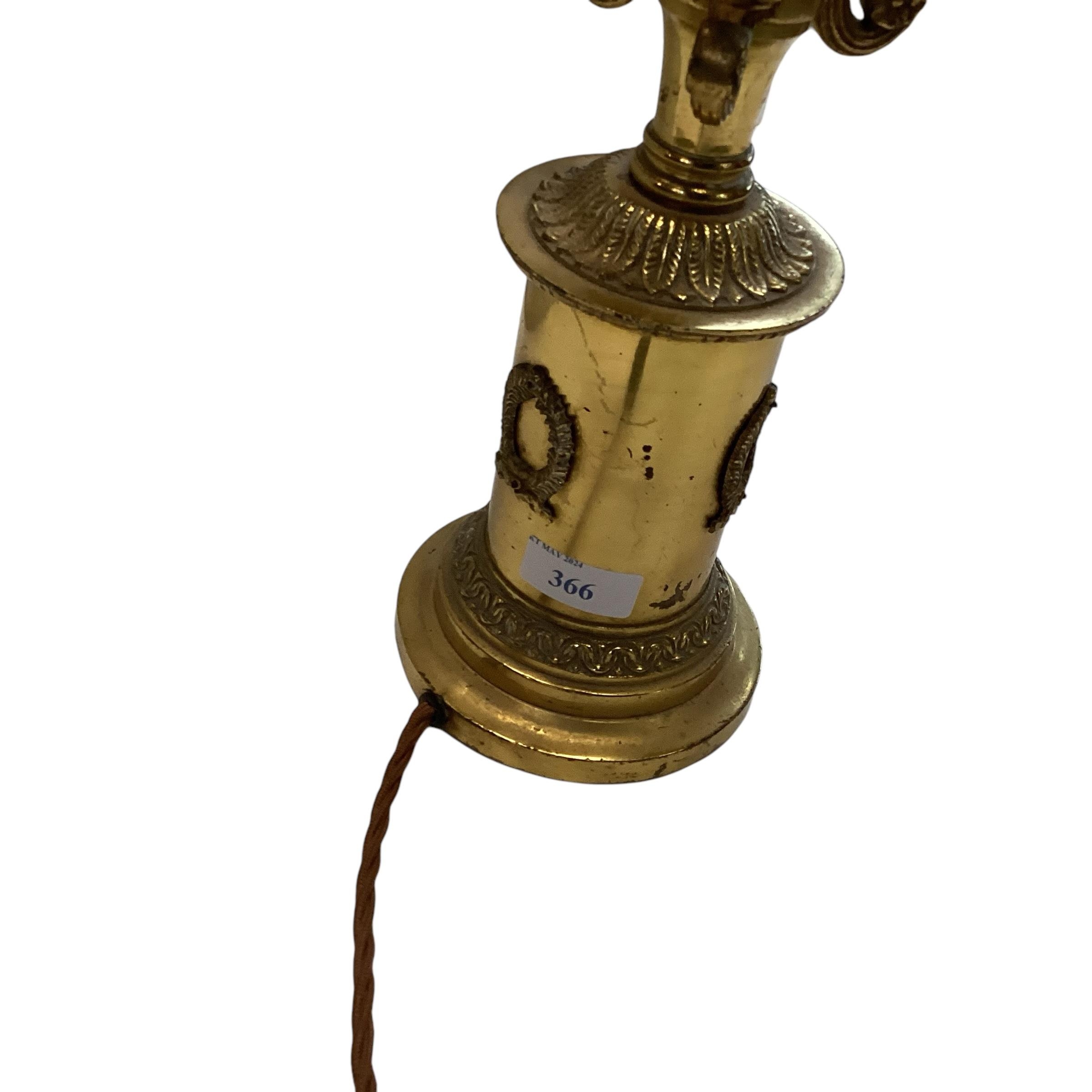 A traditional brass library table lamp with a 3 branch light to a green shade - Image 4 of 5