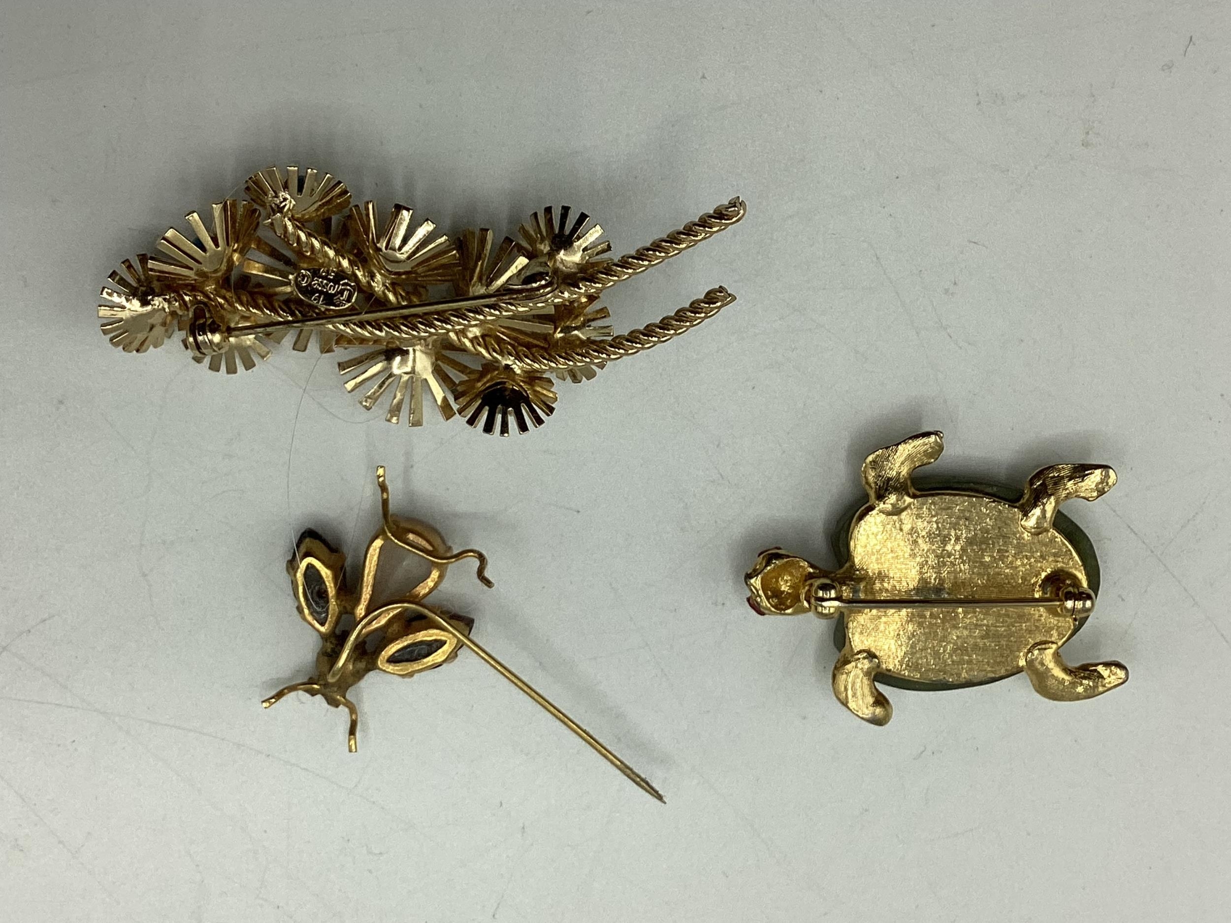 Collection of couture / costume jewellery to include vintage Grosse yellow metal flower brooch, - Image 2 of 3