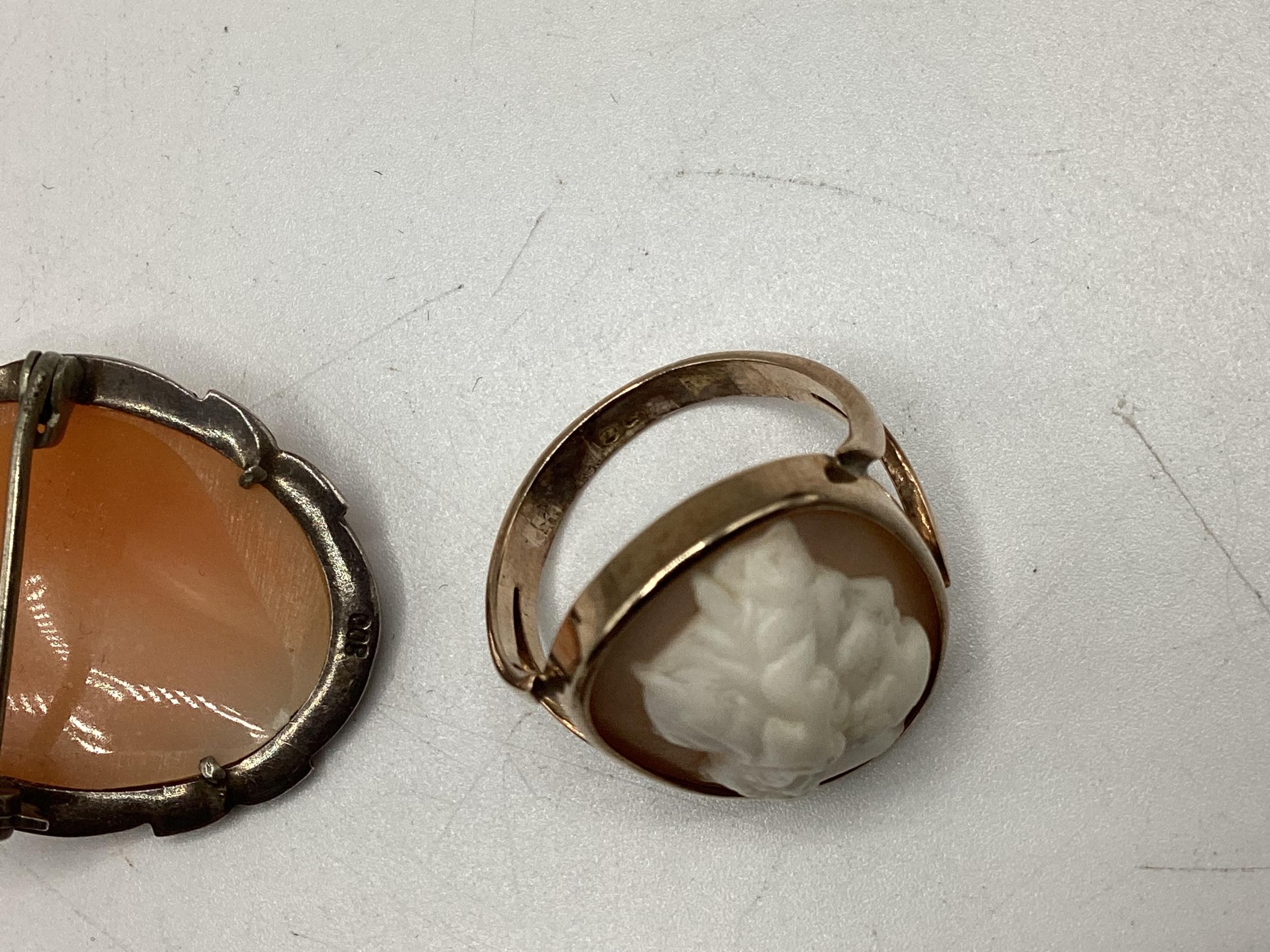 A 9ct gold, shell cameo ring, together with a pair of unmarked yellow metal shell cameo earrings and - Image 3 of 4